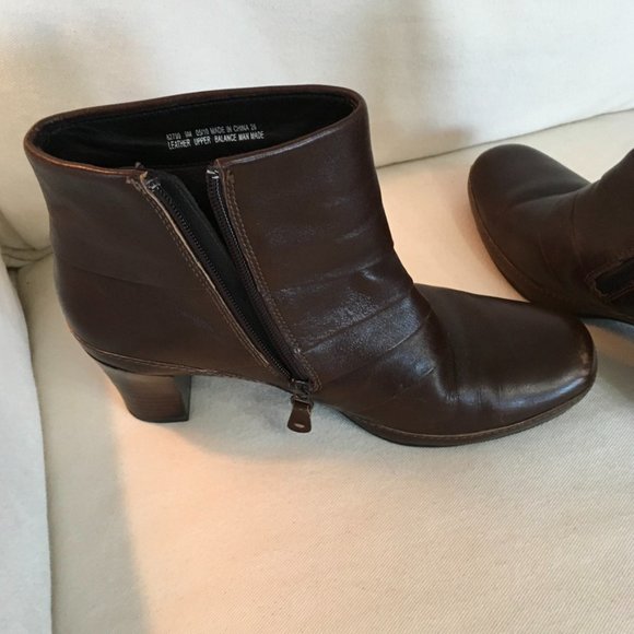 Clarks Active Air Artisan Leather Zipper Boots - Picture 8 of 8